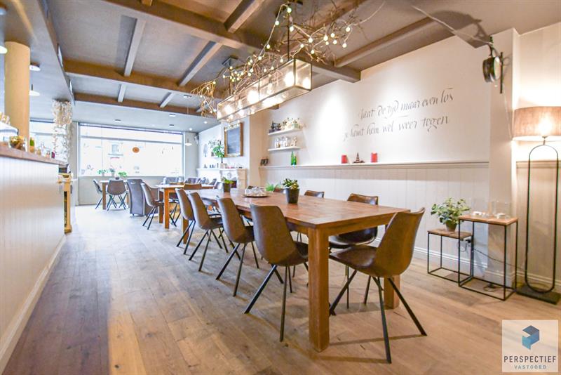 Recente handelsruimte ingericht als koffie/ontbijtzaak in het centrum van Oedelem - 7