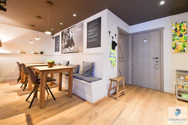 Recente handelsruimte ingericht als koffie/ontbijtzaak in het centrum van Oedelem - 9