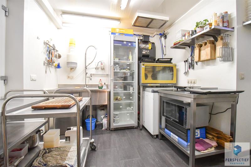 Recente handelsruimte ingericht als koffie/ontbijtzaak in het centrum van Oedelem - 12