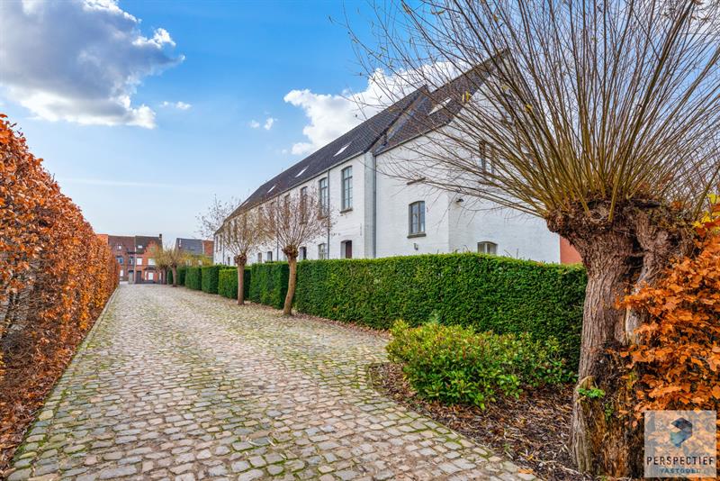 Ruime gerenoveerde woning met tuin & 2 privatieve autostaanplaatsen - 22