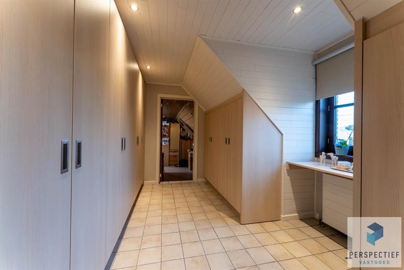 Landelijk gelegen villa met handelsruimte en buitenzwembad op 1370 m² - 18