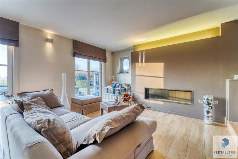 Landelijk gelegen villa met handelsruimte en buitenzwembad op 1370 m² - 10