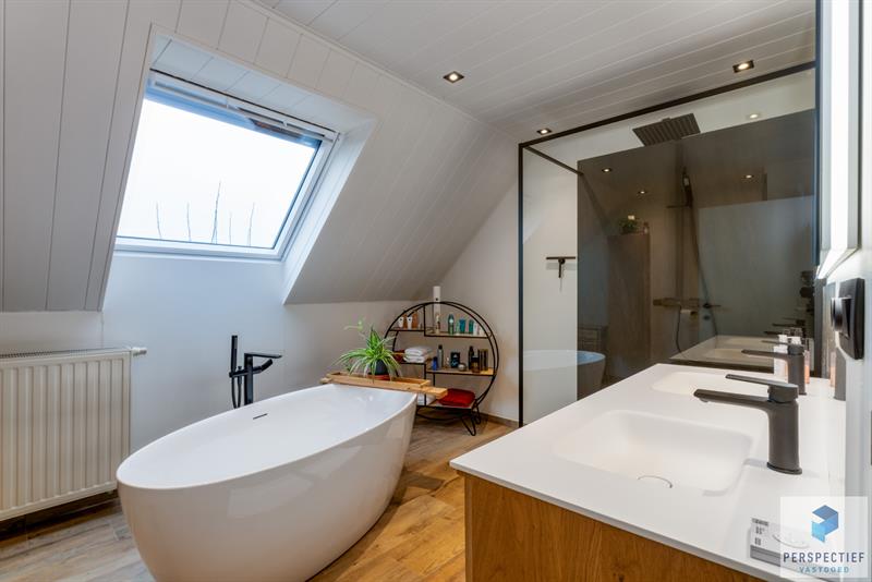 Centraal gelegen villa  met mooie tuin op 734 m² - 13