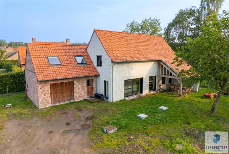 Charmante energiezuinige hedendaagse landelijke villa met tuin op 1067m² - 2