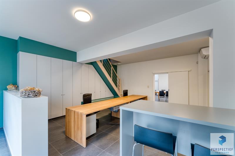 Veelzijdig handelshuis/kantoorgebouw