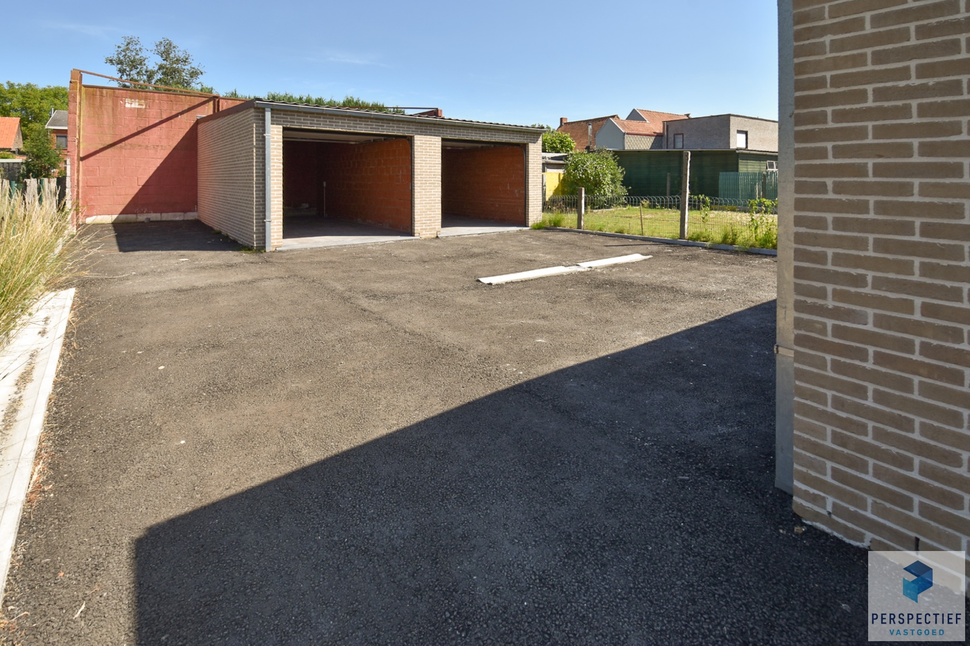 RUIME garagebox met automatische poort