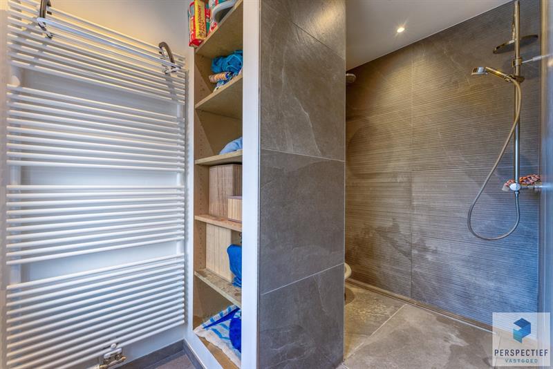 Vernieuwde woning met 4 slpk - garage & tuin in het dorpscentrum van Ramskapelle - 12