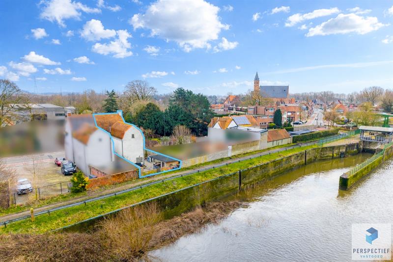 IN OPTIE NA 3 WEKEN - COMPROMIS IN OPMAAK | Centraal gelegen mooi gerenoveerde woning aan de Eeklose Vaart