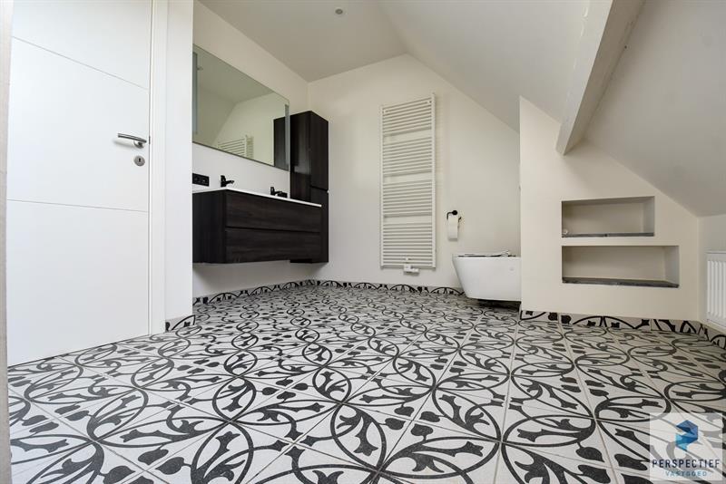 Ruime gerenoveerde woning met 4 slpk, grote tuin en garage - 23