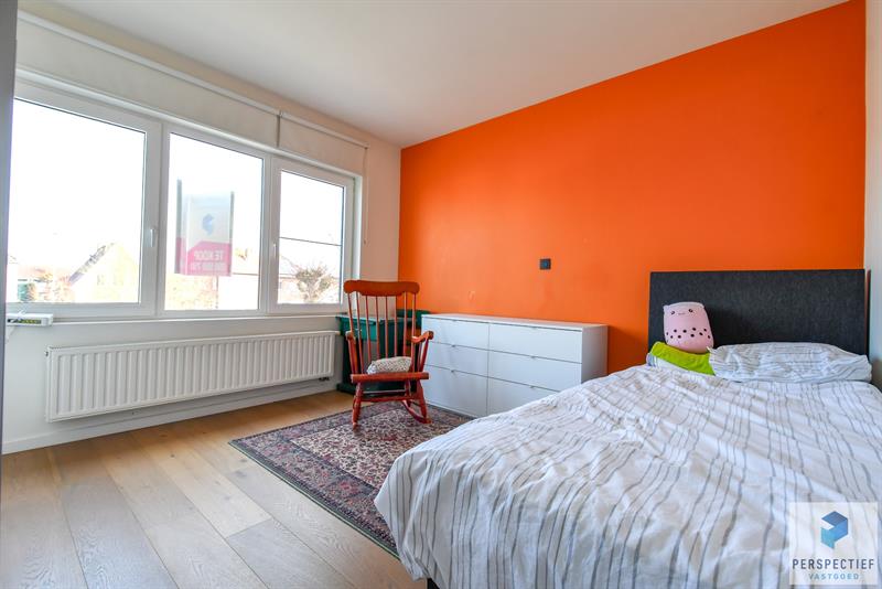 Ruime gerenoveerde woning met 4 slpk, grote tuin en garage - 17