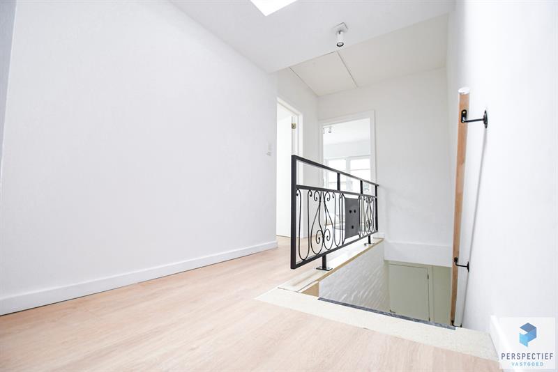 Vernieuwde woning met 3 slaapkamers en ZONGERICHTE tuin met uitweg en GROTE GARAGE - 13