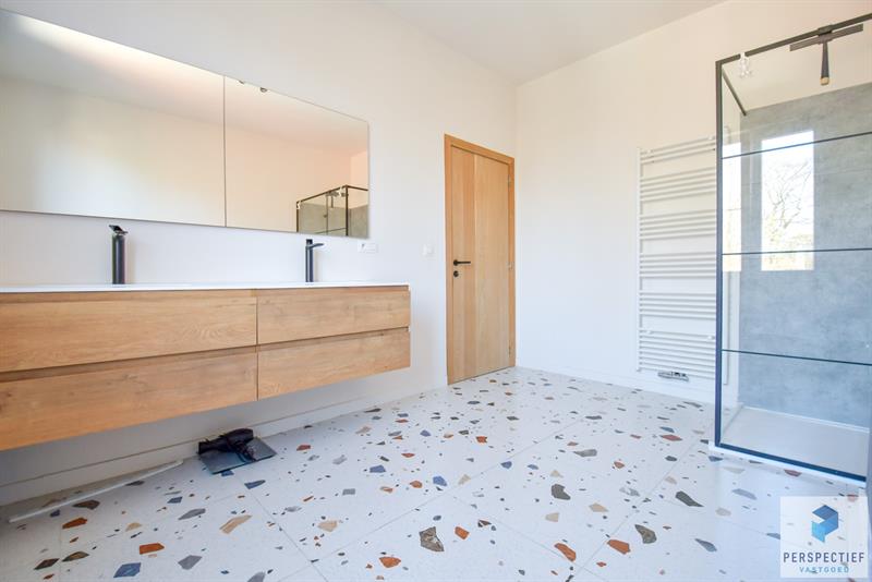 Ruime mooi gerenoveerde woning met 3 slpk en tuin - 13