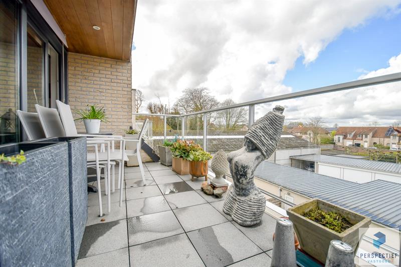 Ruim duplex-appartement van 111 m² met zonneterras in Beernem