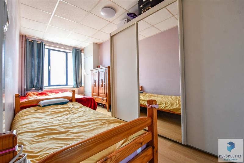 Handelsgelijkvloers en appartement te Adegem - 12