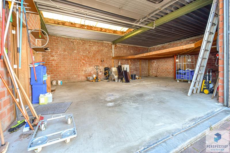 Unieke villa met dubbele garage en opslagplaats/ loods in rustige omgeving - 22