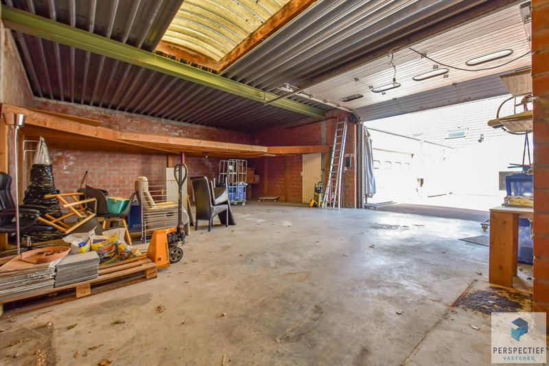 Unieke villa met dubbele garage en opslagplaats/ loods in rustige omgeving - 20