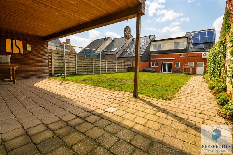 Rustig gelegen ruime halfopen woning met uitweg & bijgebouw/garage - 6