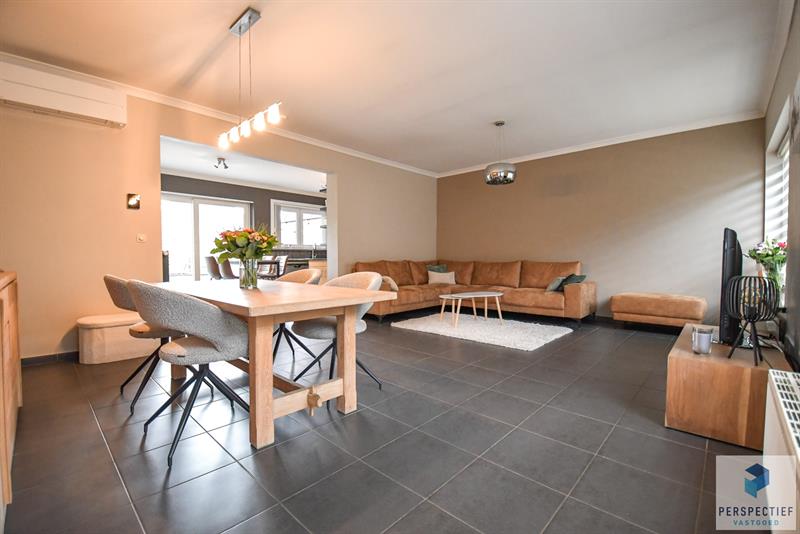 Rustig gelegen ruime halfopen woning met uitweg & bijgebouw/garage - 3