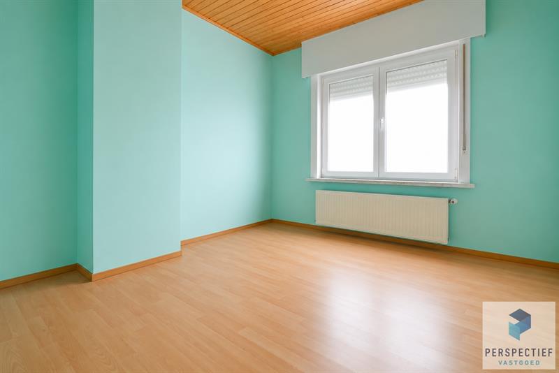 Instapklare GROTE (227m²) halfopen bebouwing (BJ 2001) met 4 slpks, dubbele garage & tuin - 18