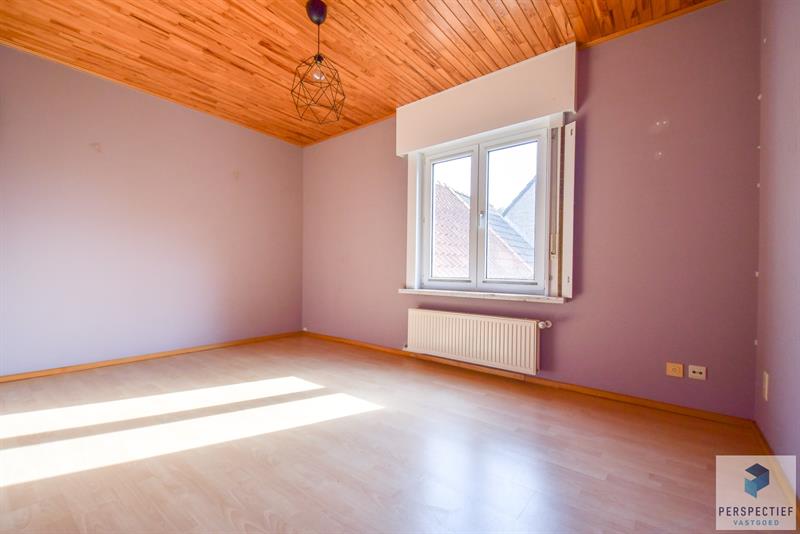 Instapklare GROTE (227m²) halfopen bebouwing (BJ 2001) met 4 slpks, dubbele garage & tuin - 17