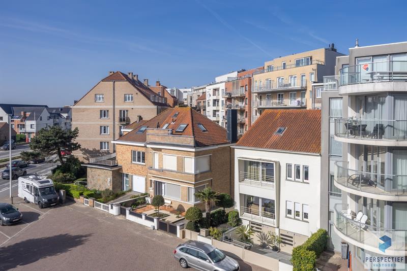 Goed gelegen ruim vernieuwd 2 slaapkamer appartement met terras en grote berging. - 6
