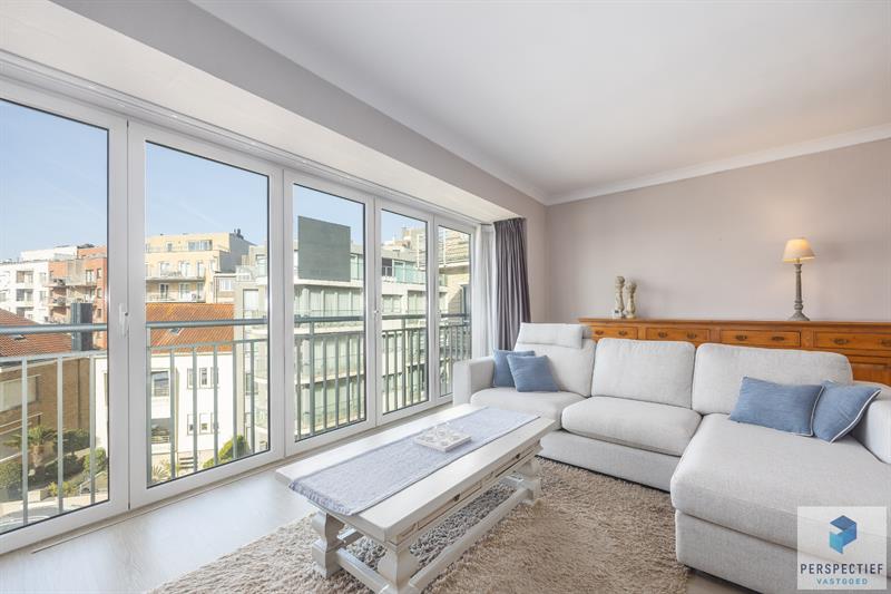 Goed gelegen ruim vernieuwd 2 slaapkamer appartement met terras en grote berging. - 8