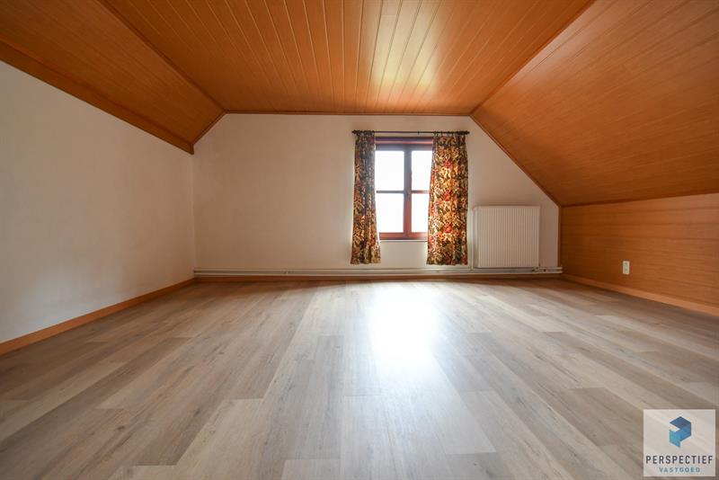 Ruime charmante villa met 4 GROTE slaapkamers, garage,  tuin en bijhuis in rustige en landelijk omgeving. - 15
