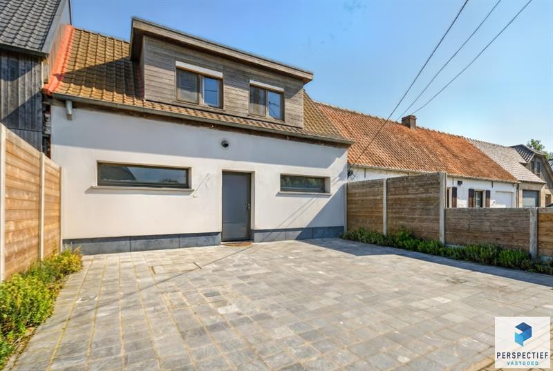 Landelijk gelegen ruime woning met tuin, kleine weide & bijgebouw gelegen in Oedelem op  1 365 m² - 3