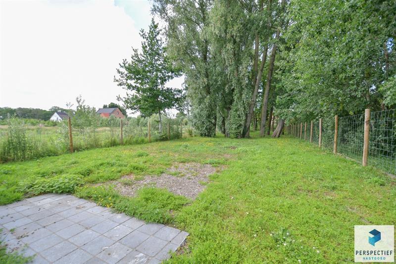 Landelijk gelegen ruime woning met tuin, kleine weide & bijgebouw gelegen in Oedelem op  1 365 m² - 28