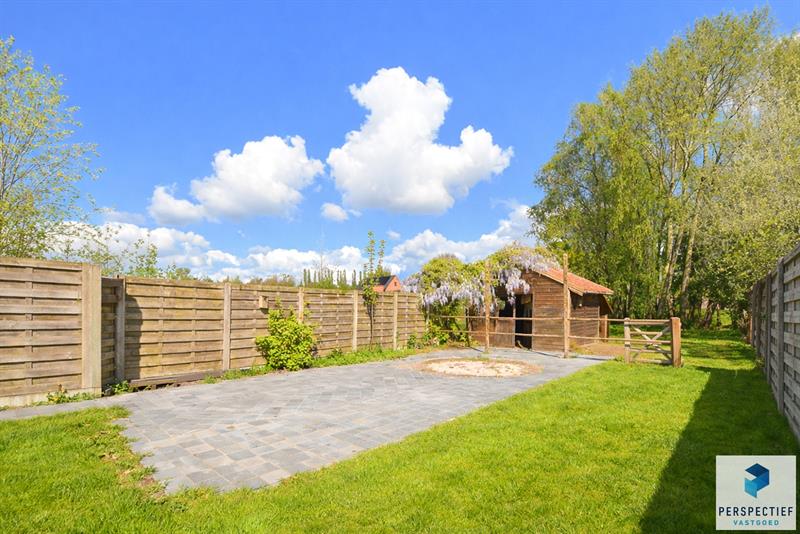 Landelijk gelegen ruime woning met tuin, kleine weide & bijgebouw gelegen in Oedelem op  1 365 m² - 9
