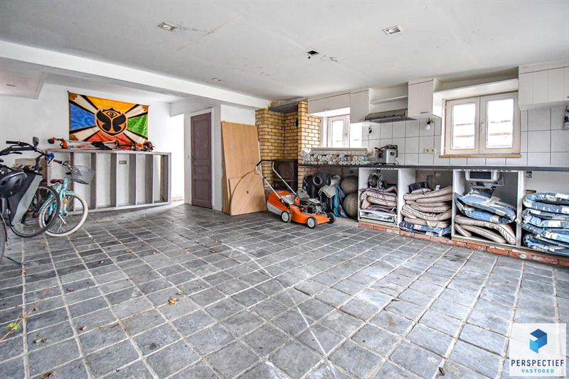 Landelijk gelegen ruime woning met tuin, kleine weide & bijgebouw gelegen in Oedelem op  1 365 m² - 23