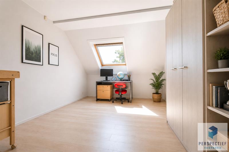 Ruime (254m²) instapklare gezinswoning met 4 slaapkamers, zwembad en poolhouse - 25