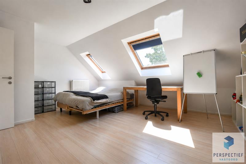 Ruime (254m²) instapklare gezinswoning met 4 slaapkamers, zwembad en poolhouse - 24