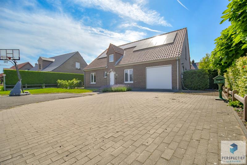 Ruime (254m²) instapklare gezinswoning met 4 slaapkamers, zwembad en poolhouse - 10