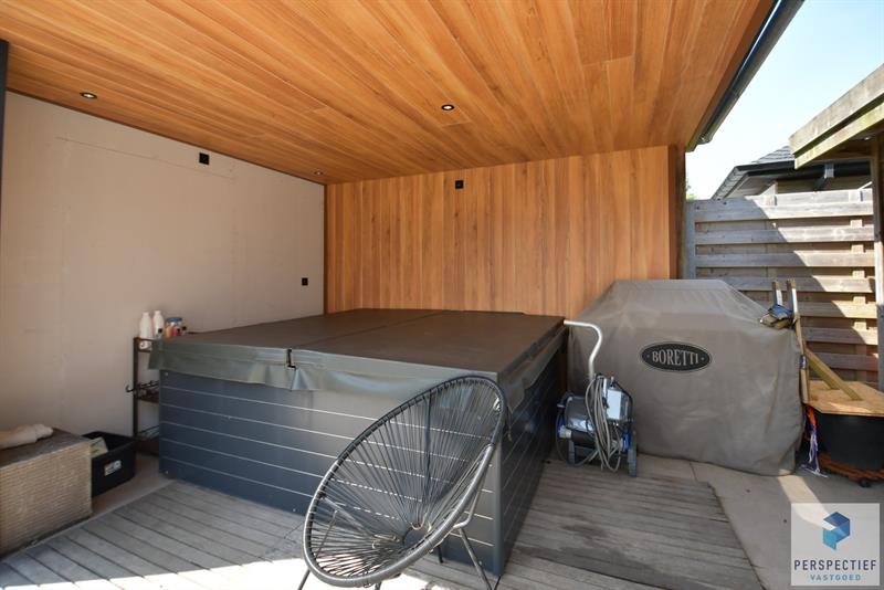 Ruime (254m²) instapklare gezinswoning met 4 slaapkamers, zwembad en poolhouse - 8