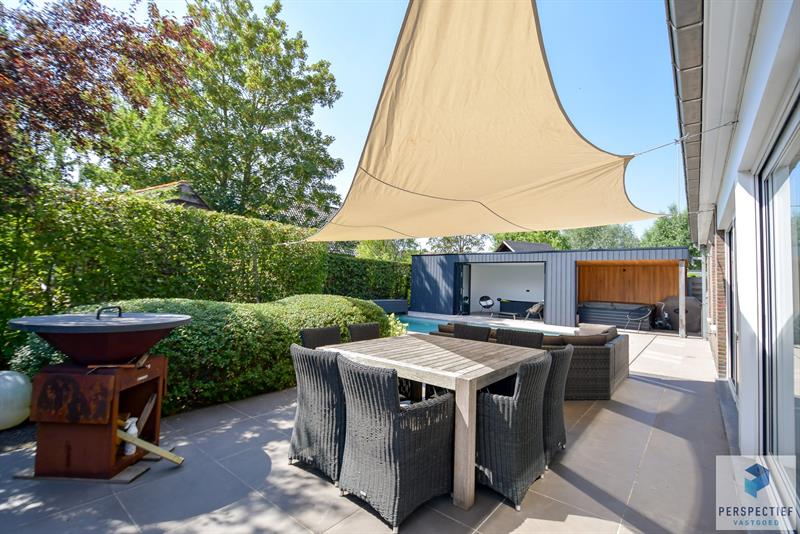 Ruime (254m²) instapklare gezinswoning met 4 slaapkamers, zwembad en poolhouse - 9