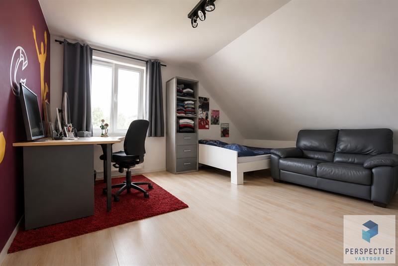 Ruime (254m²) instapklare gezinswoning met 4 slaapkamers, zwembad en poolhouse - 23