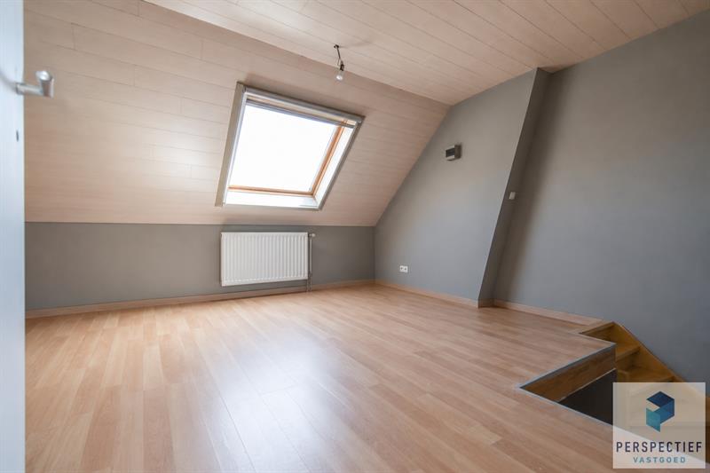 Mooie ruime instapklare woning met grote stadskoer - 12