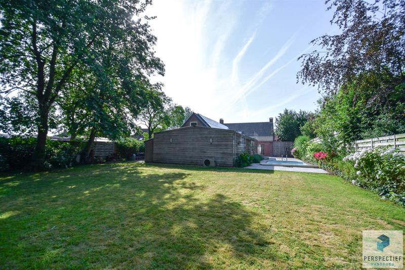 Rustig gelegen gezinswoning met garage en tuin met zwembad - 3