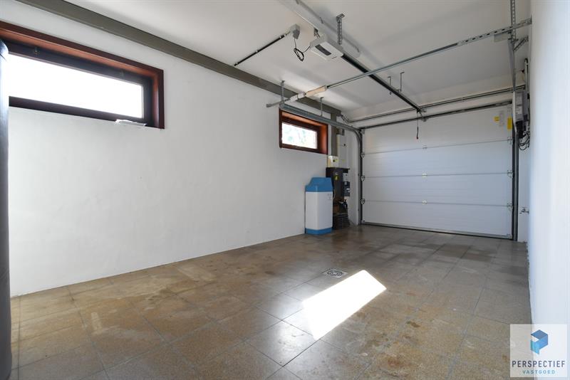 Rustig gelegen gezinswoning met garage en tuin met zwembad - 7