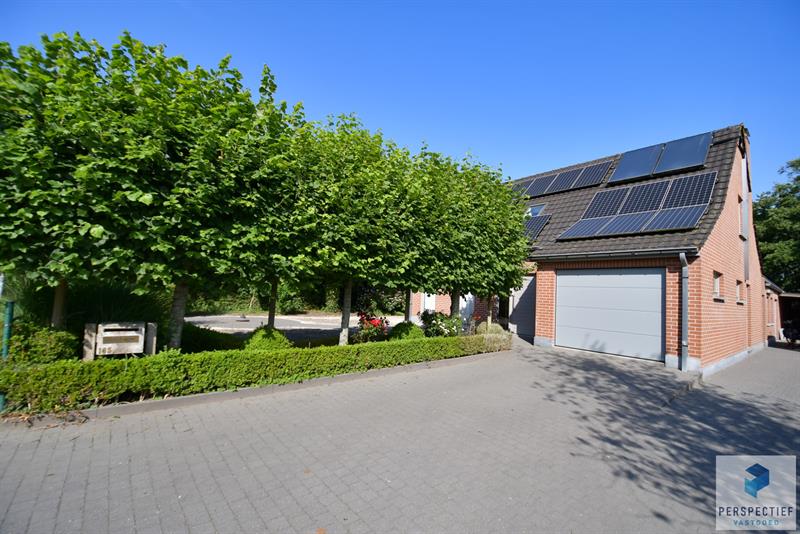 Rustig gelegen gezinswoning met garage en tuin met zwembad - 4