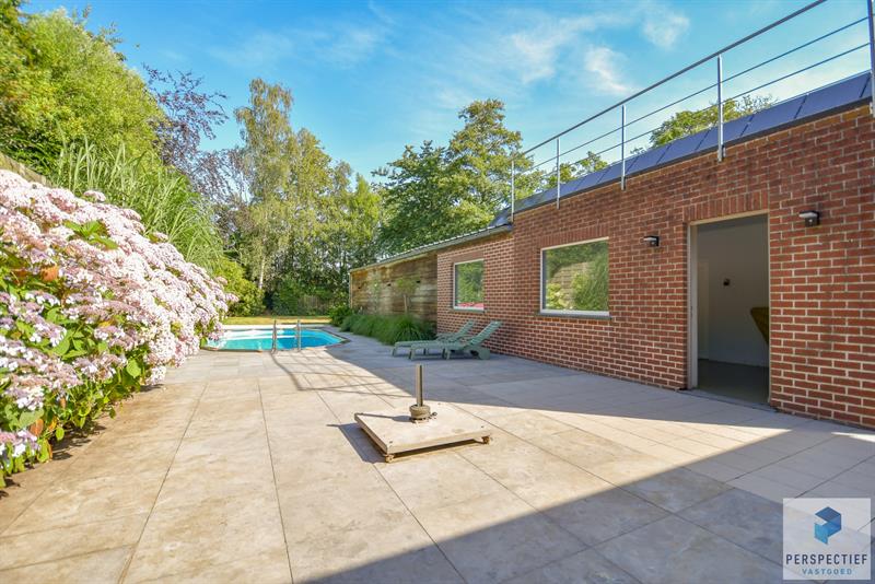 Rustig gelegen gezinswoning met garage en tuin met zwembad - 15