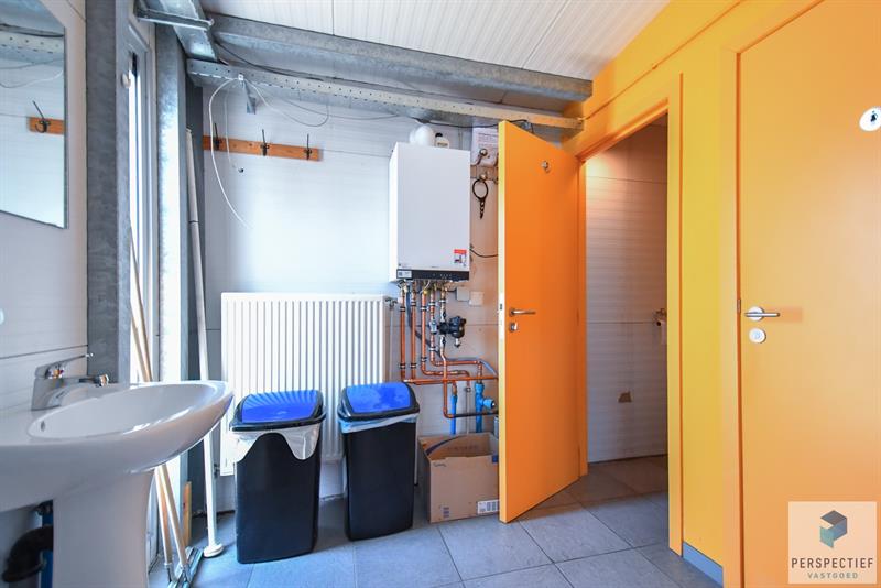 Handelsgelijkvloers en appartement te Adegem - 5