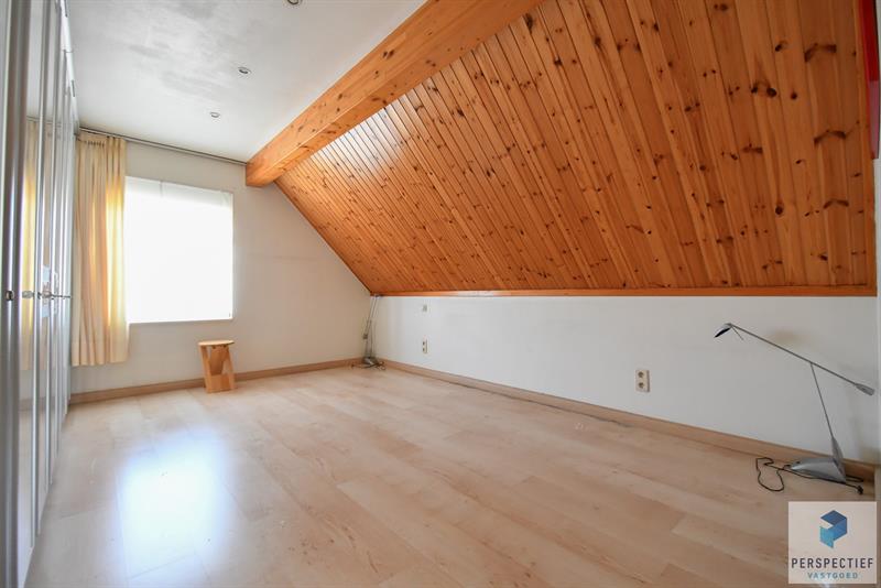 Unieke villa met dubbele garage en opslagplaats/ loods in rustige omgeving - 15