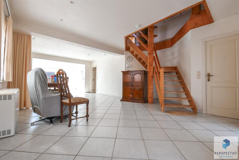 Unieke villa met dubbele garage en opslagplaats/ loods in rustige omgeving - 6