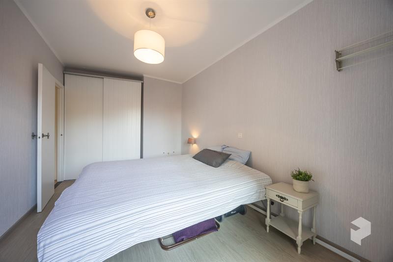 Goed gelegen ruim vernieuwd 2 slaapkamer appartement met terras en grote berging. - 23
