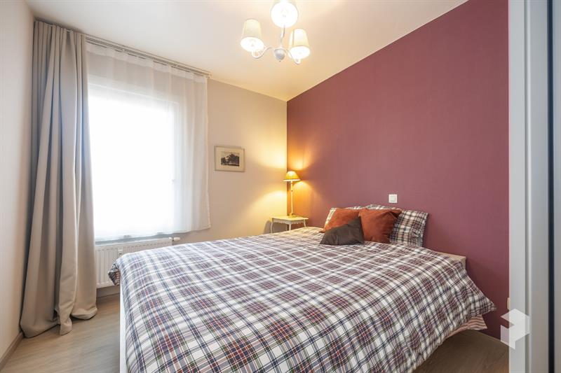 Goed gelegen ruim vernieuwd 2 slaapkamer appartement met terras en grote berging. - 20