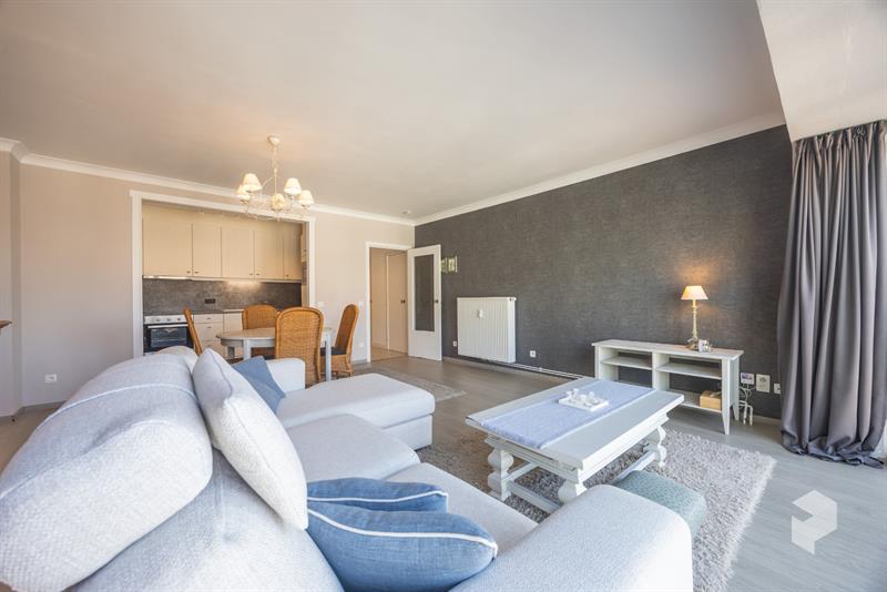Goed gelegen ruim vernieuwd 2 slaapkamer appartement met terras en grote berging. - 11