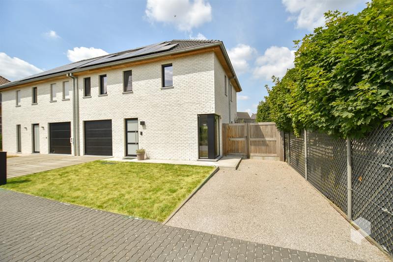 Recente (bj. 2023) royale woning met 4 SLPK (5 mogelijk) en grote tuin (EPC A)