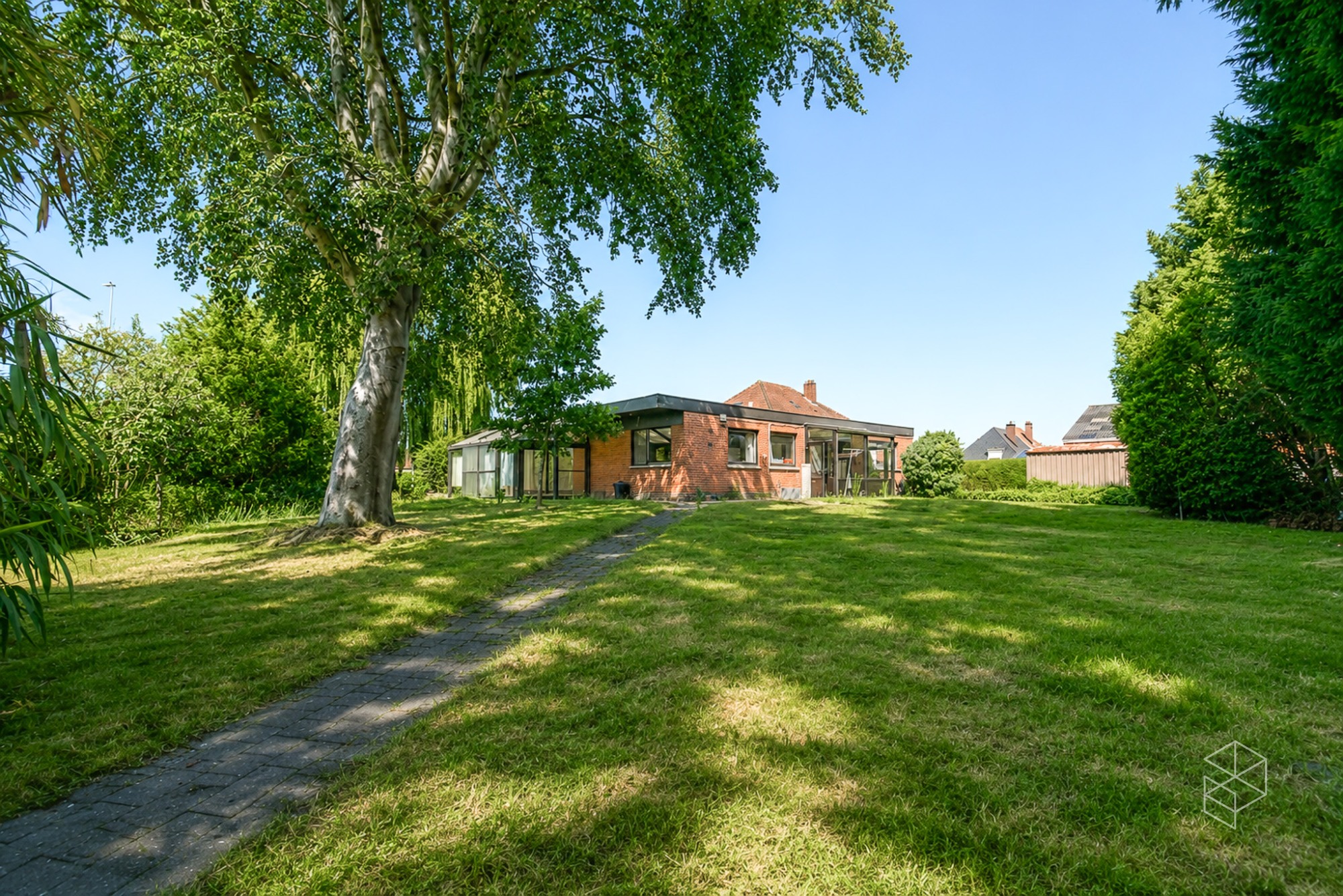Centraal gelegen gelijkvloerse woning met royale tuin op 1636m²